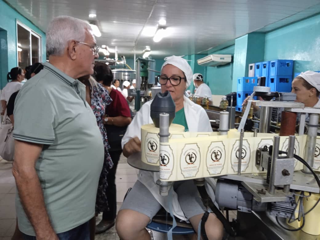 Visita parlamentaria sostiene encuentro de trabajo en Camajuaní 2 IMG 20260914 WA0086