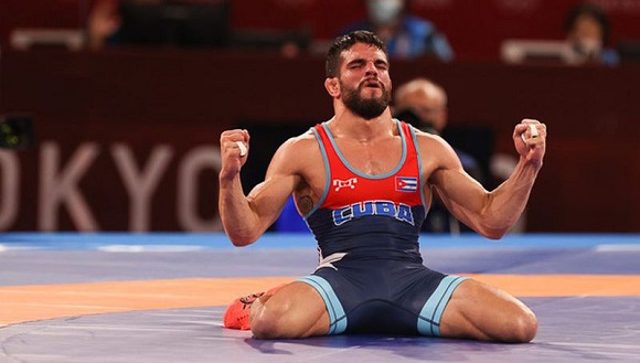 Luis Orta conquista bronce en el Mundial de Lucha de Astaná