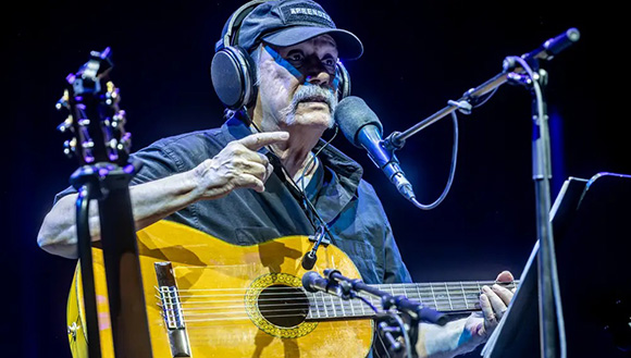 Silvio Rodríguez concluye su gira por España con lleno total en el Movistar Arena de Madrid